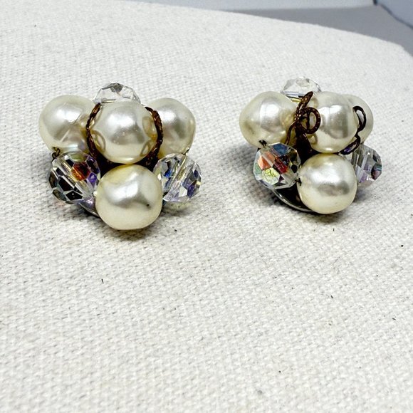 Vintage Bead Cluster Earrings Faux Pearls‎ Crystals Clip-On Retro Classic - Picture 2 of 7